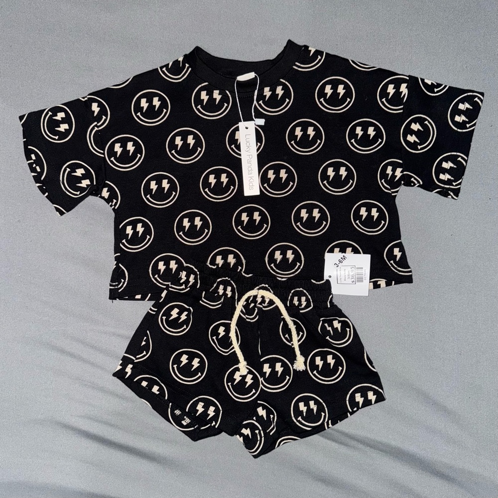 NWT Black Smiley Set